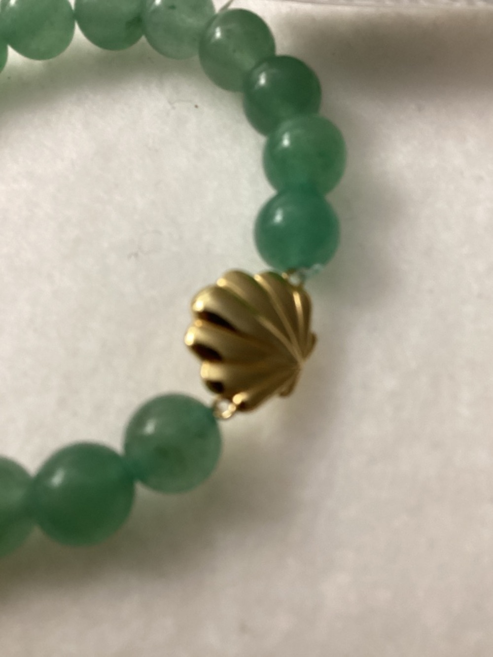 Clam Shell Charm Gemstone Beaded Stretch Bracelet with Gold Shell Accent - Picture 5 of 6